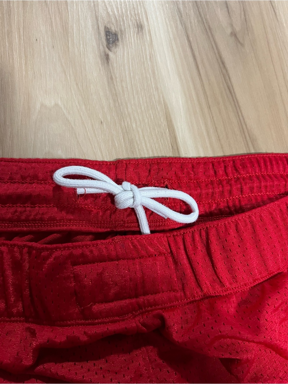 Abercrombie & Fitch Red Mesh Chicago
1996 Fitness Club 5" Shorts Mens - Picture 5 of 5